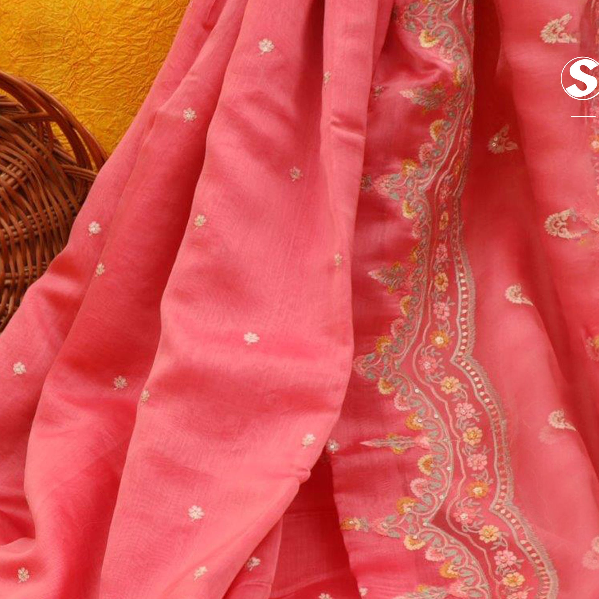 Top 5 Designer Chanderi Sarees for a Timeless Elegance
