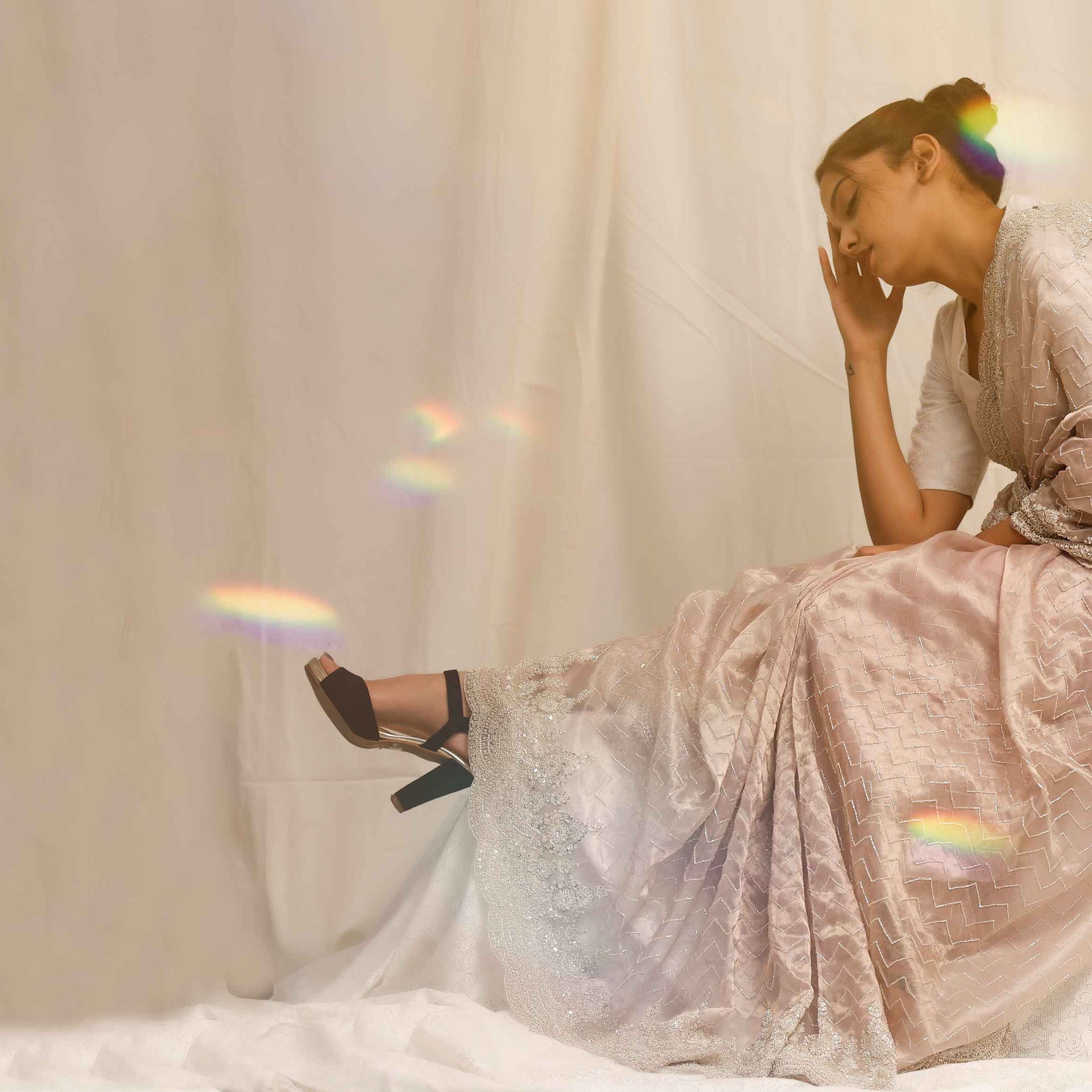 Enhancing Saree Elegance: Choosing the Perfect Footwear