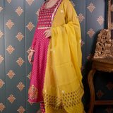 Pink Butti Chandary With Block Print Kurti Set