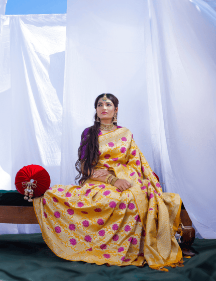 traditional Kasavu saree