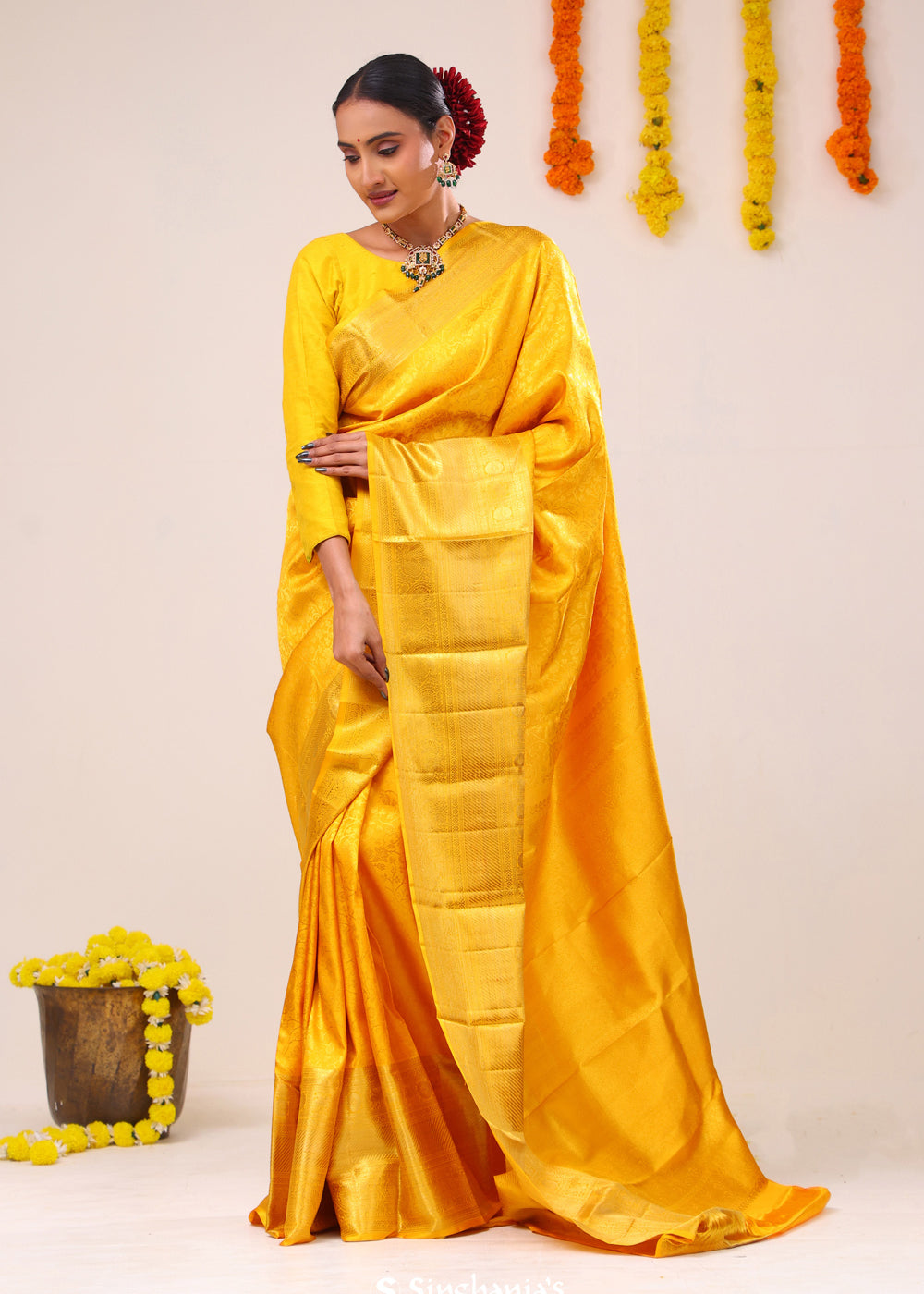 Arabian Gold Floral Jaal Kanjivaram Silk Saree
