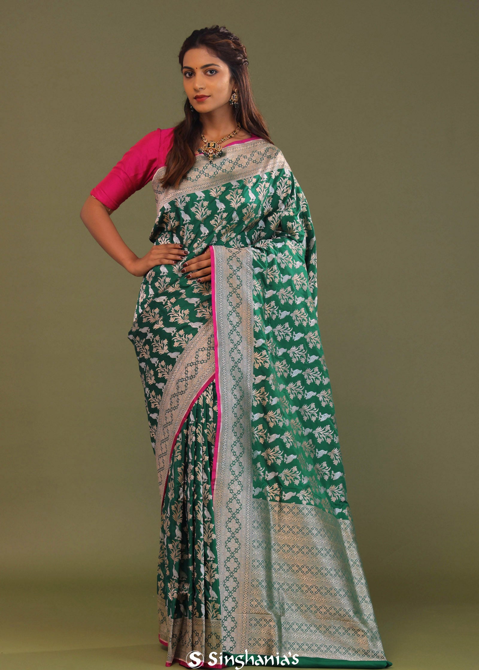 Green Banarasi Saree With Edge Contrast Gold Zari Border