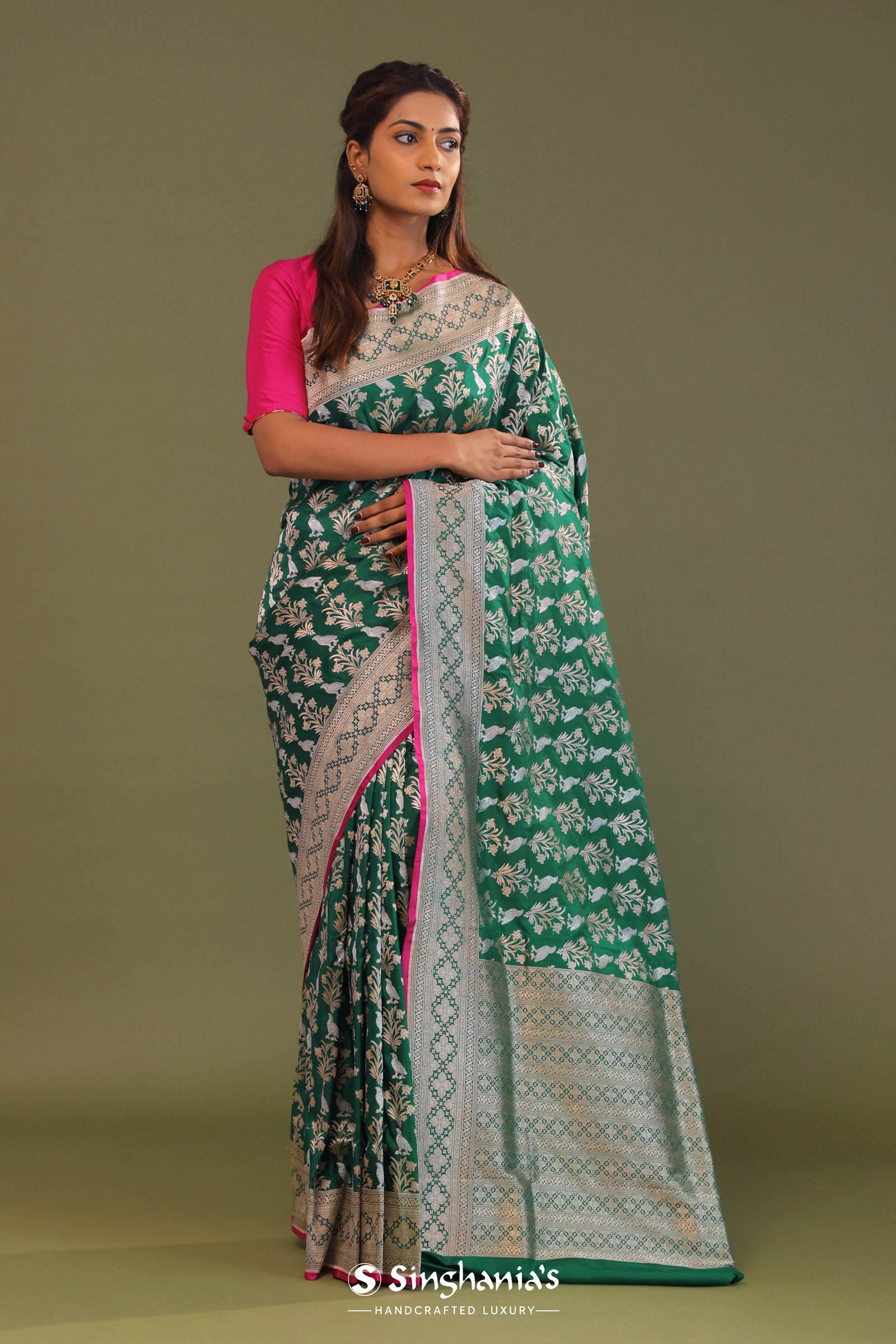 Green Banarasi Saree With Edge Contrast Gold Zari Border