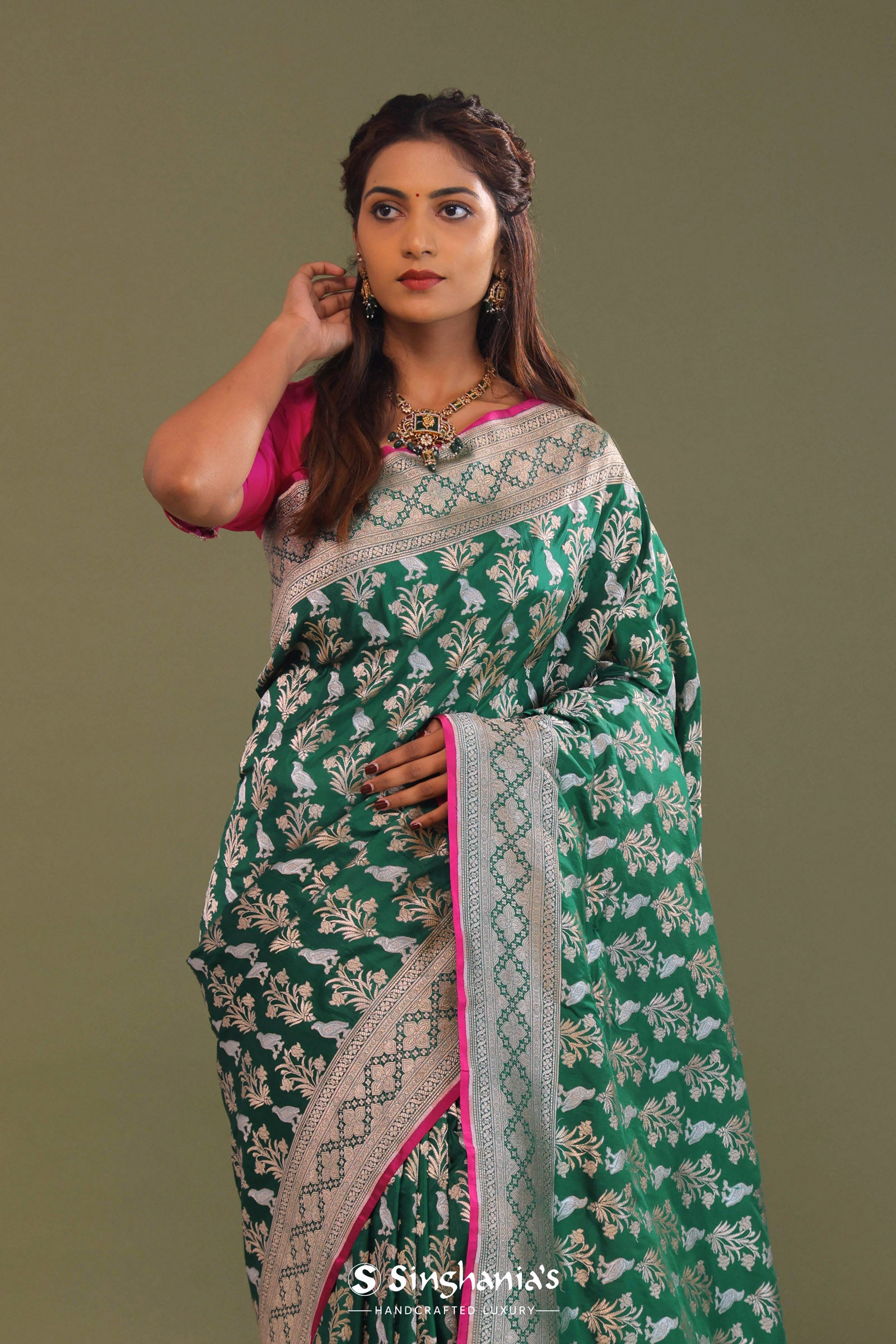 Green Banarasi Saree With Edge Contrast Gold Zari Border