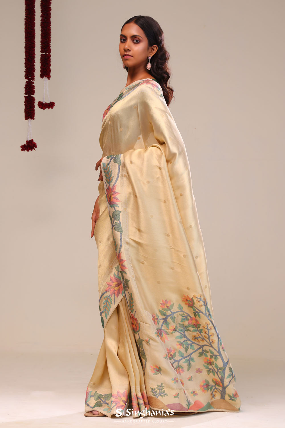 Light Gold Tissue Saree With Threadwork Embroidery