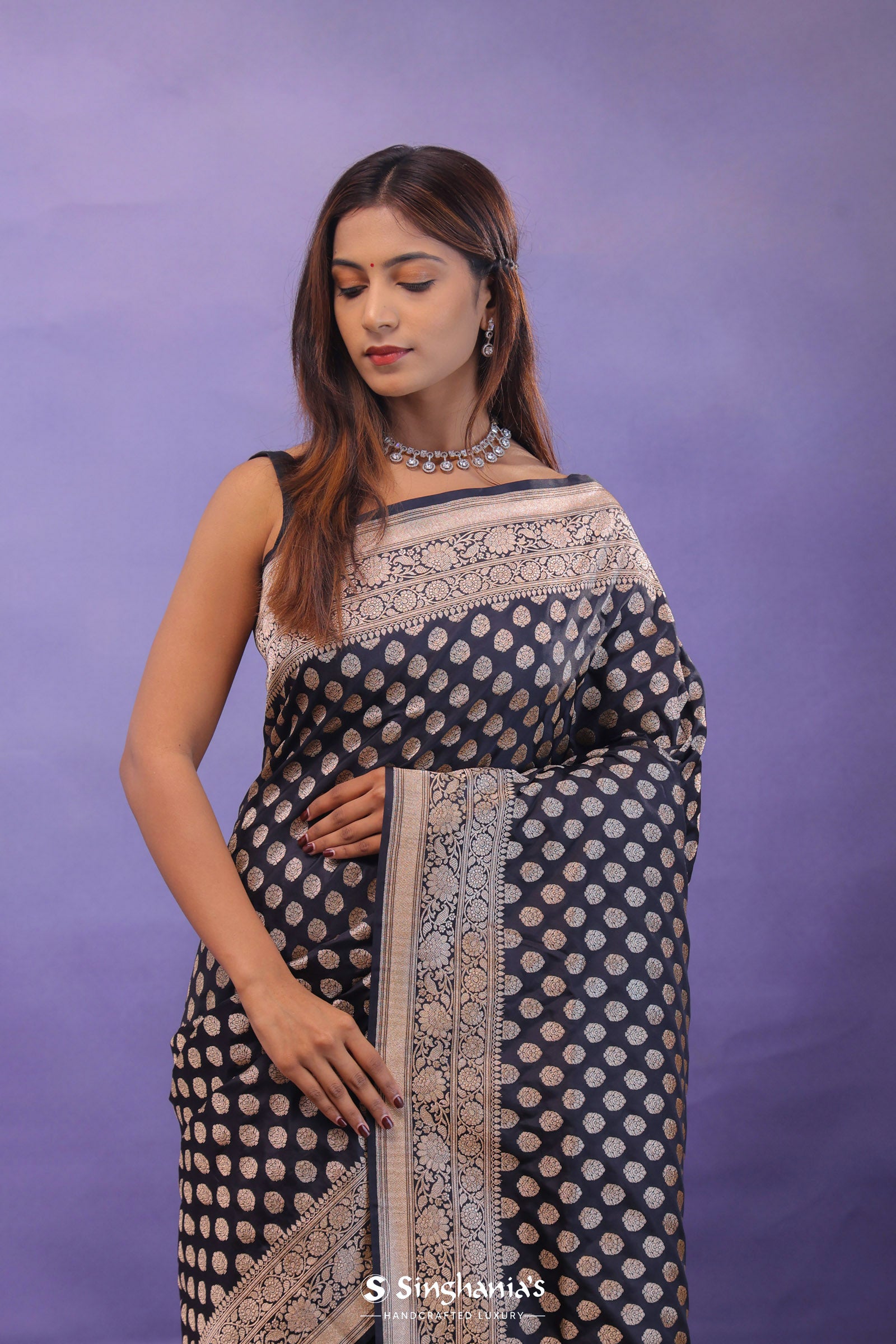 Black Banarasi Silk Saree Gold Zari Border And Butti'S