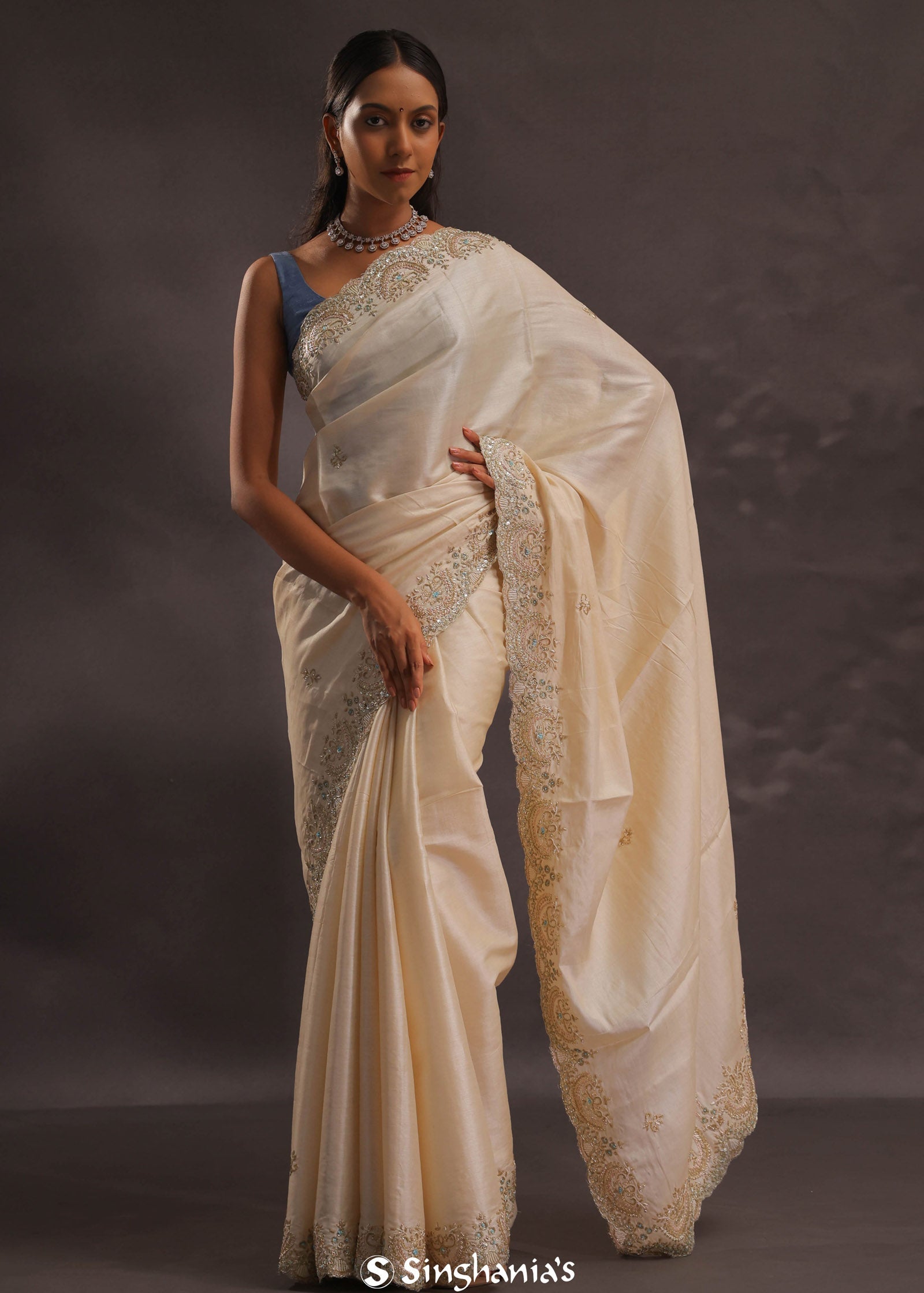 Ivory Whte Organza Embroidery Saree With Scallop Border