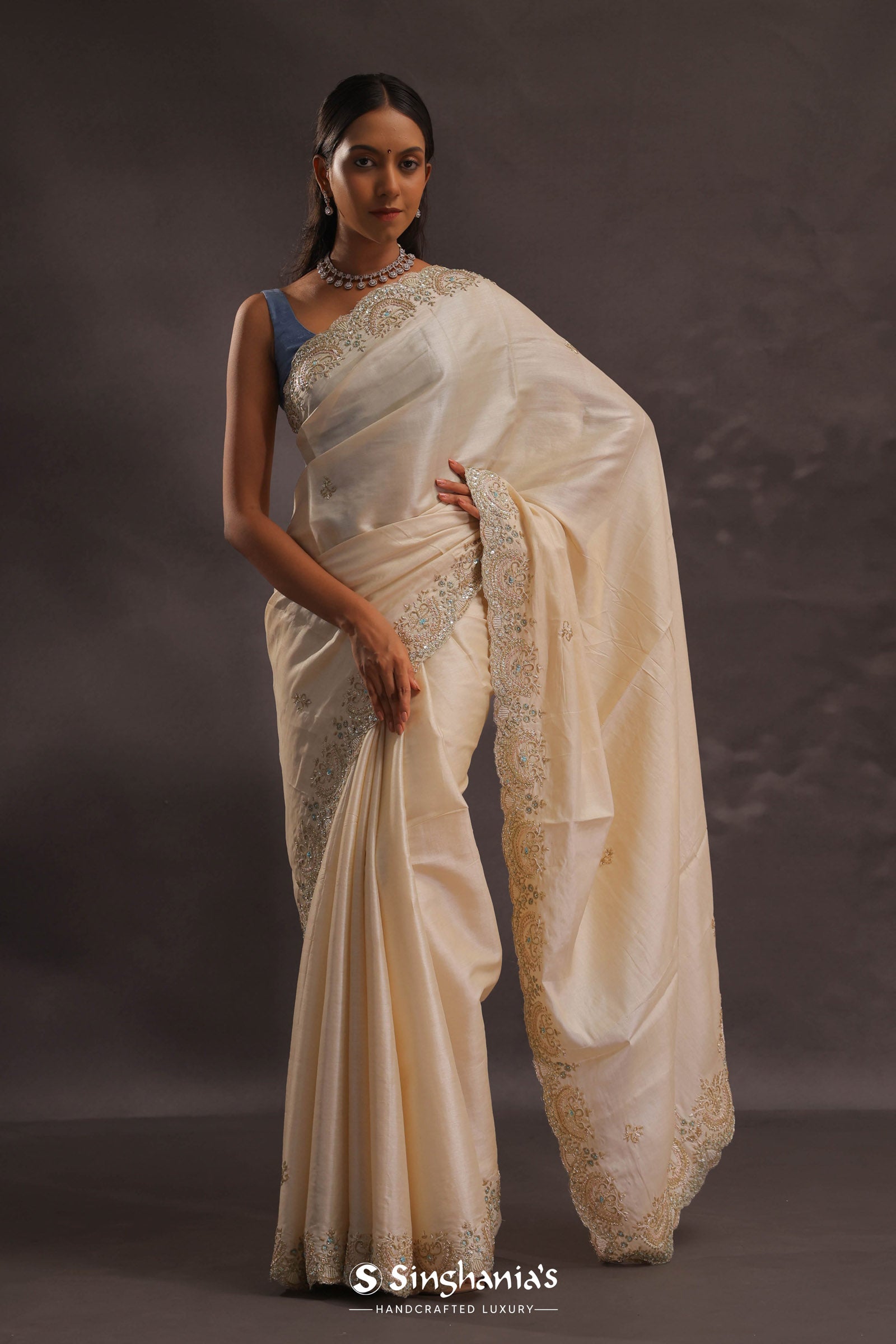Ivory Whte Organza Embroidery Saree With Scallop Border