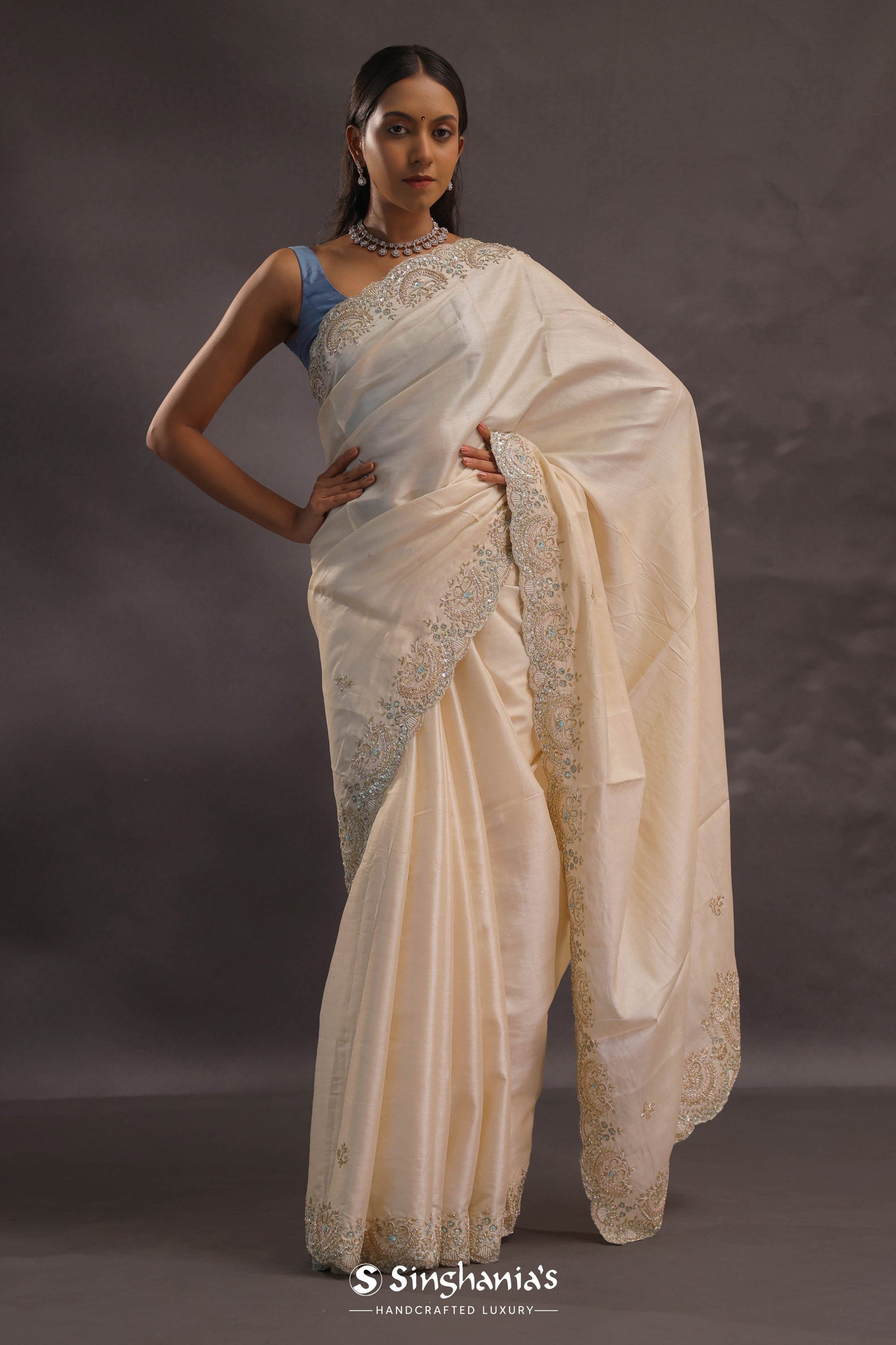 Ivory Whte Organza Embroidery Saree With Scallop Border
