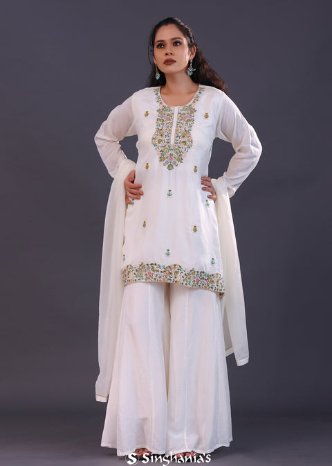 <img> White Chiffon Georgette Thread Embroidered Kurti Set