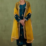 Emerald Green Velvet Straight Kurta Set And Pant With Gotta Dupatta