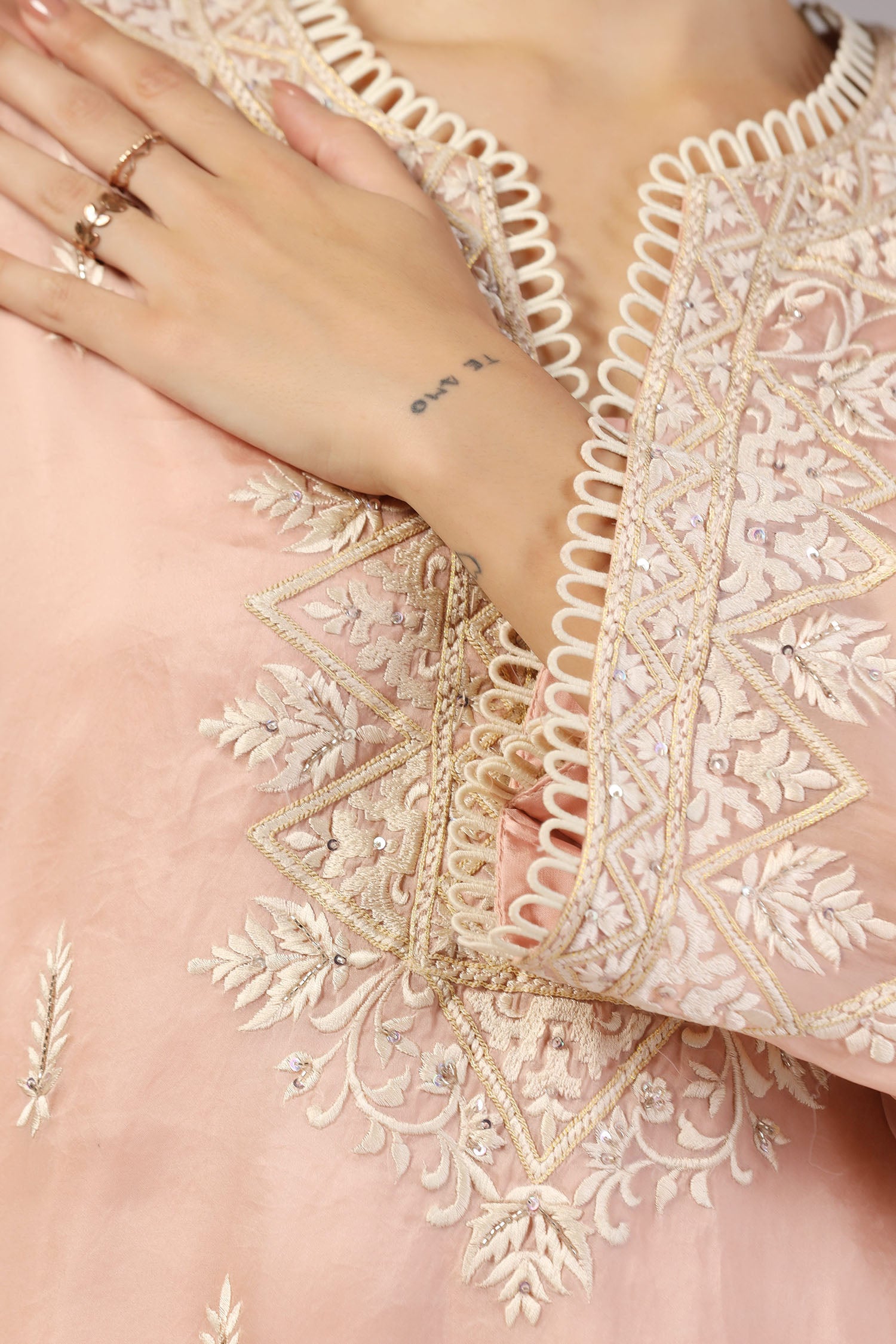 <img> Peach Pink Organza Thread Embroidered Kurti Set