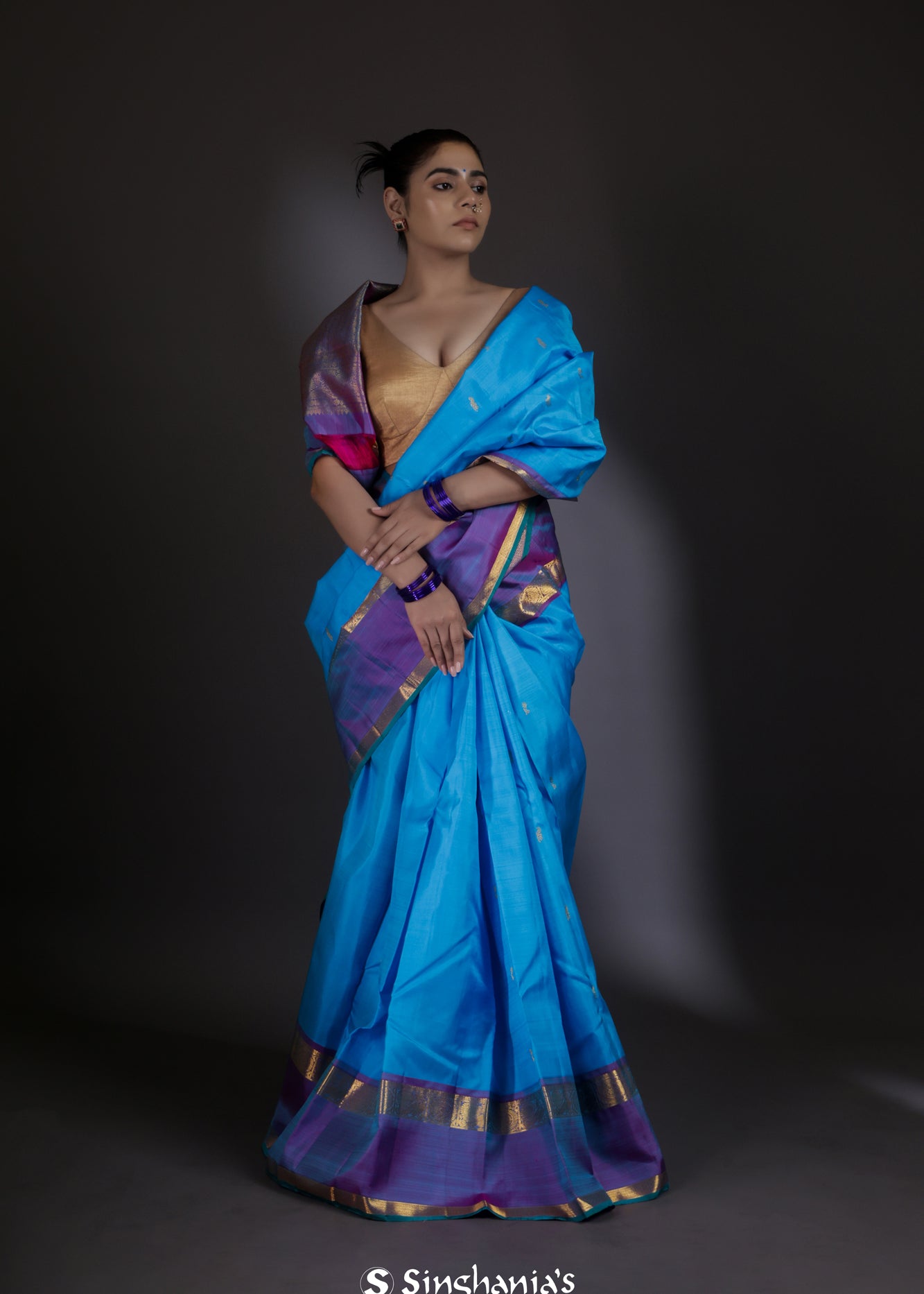 Chlorine Blue Kanjivaram Silk Saree With Floral Buttis Weaving
