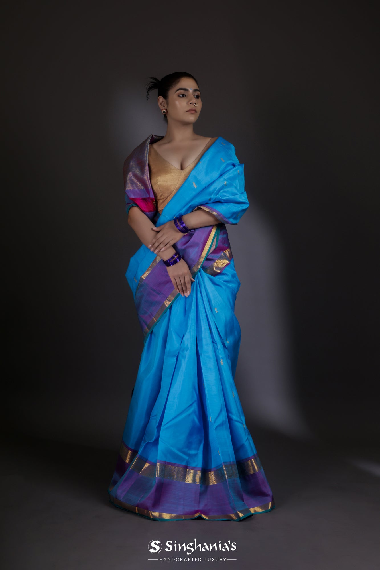 Chlorine Blue Kanjivaram Silk Saree With Floral Buttis Weaving