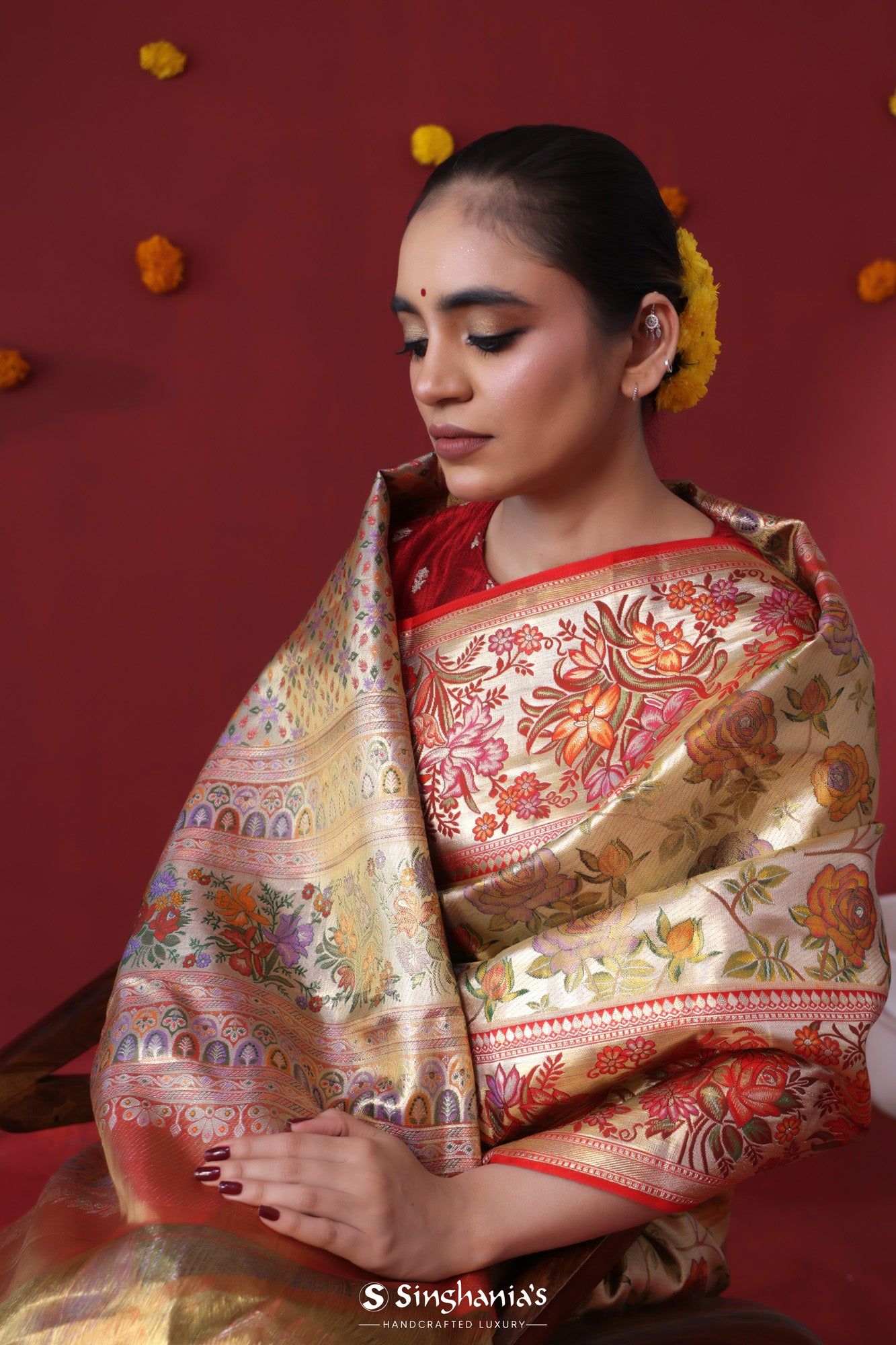 Vegas Gold Tissue Kanjivaram Saree With Floral Jaal Weaving